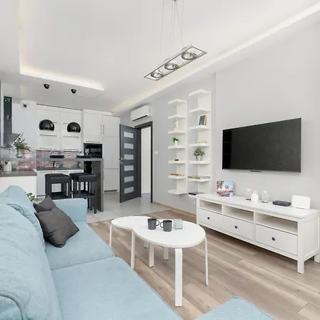 Nowoczesny & Klimatyzowany Z Parkingiem By Renters Apartamento *