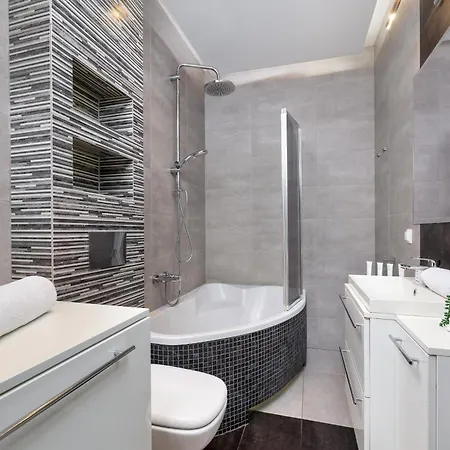 Nowoczesny & Klimatyzowany Z Parkingiem By Renters Apartament